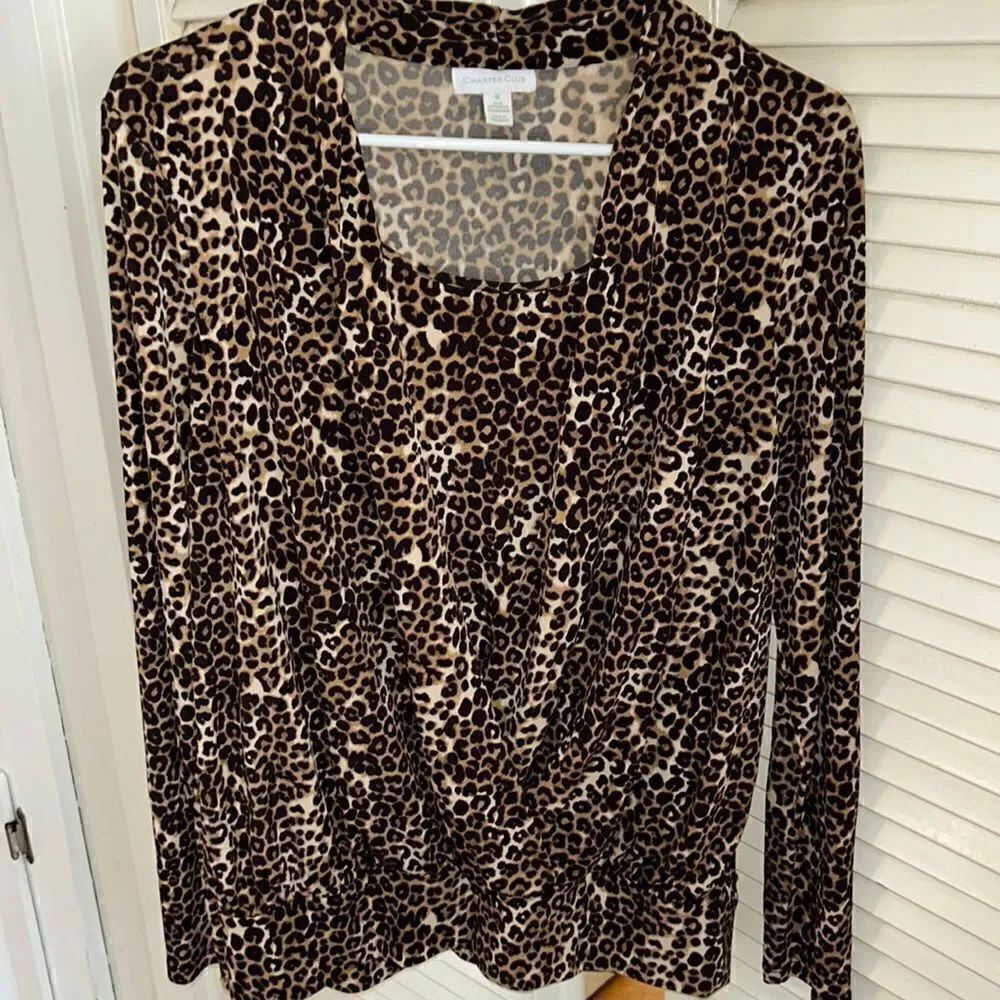 Purr 😸 like a Leopard 🐆 in this Sleek, Soft & Stylish Animal 🦒 Print Blouse.